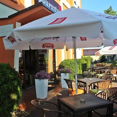 Hotel Bursztyn Kalisz  Bagian luar foto