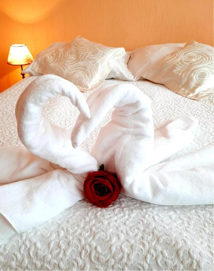Hotel Bursztyn Kalisz  Bagian luar foto