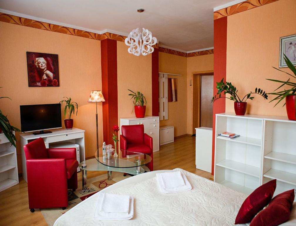 Hotel Bursztyn Kalisz  Bagian luar foto