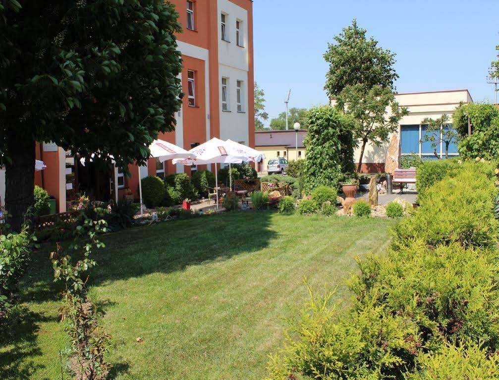 Hotel Bursztyn Kalisz  Bagian luar foto