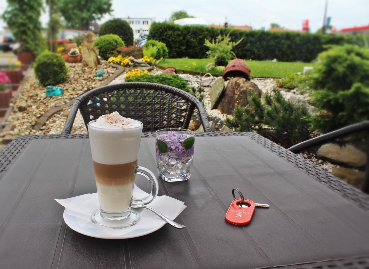 Hotel Bursztyn Kalisz  Bagian luar foto