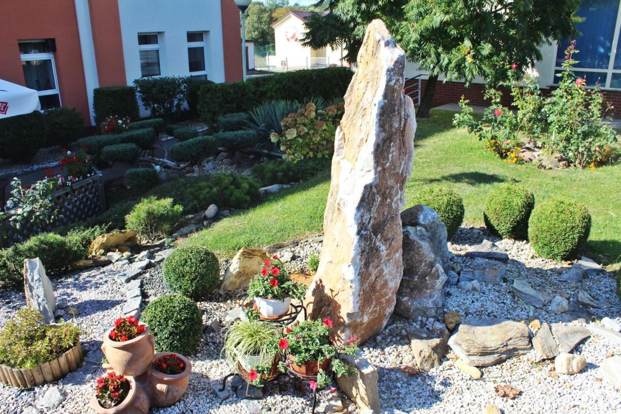 Hotel Bursztyn Kalisz  Bagian luar foto