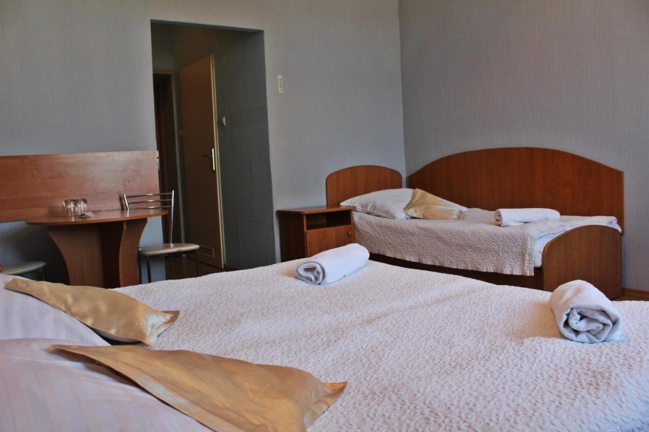 Hotel Bursztyn Kalisz  Bagian luar foto
